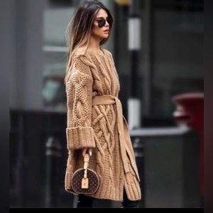 🌟Michael kors Cable Knit Cardigan, Size S/M, Used LIKE NEW condition🌟